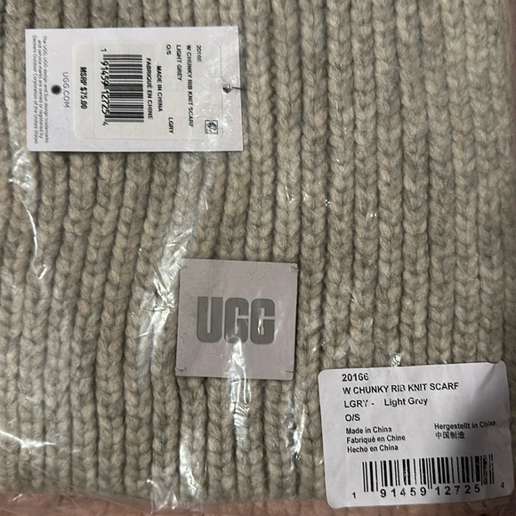 UGG Chunky Rib Scarf 🧣 BNWP! - Picture 2 of 4